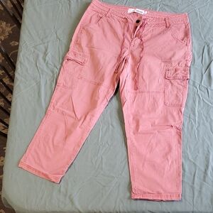 Sonoma. NWOT. Drawstring Cargo Capri.